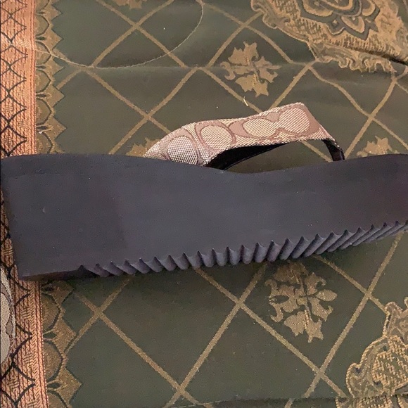 Shoes - Picture 3 of 4